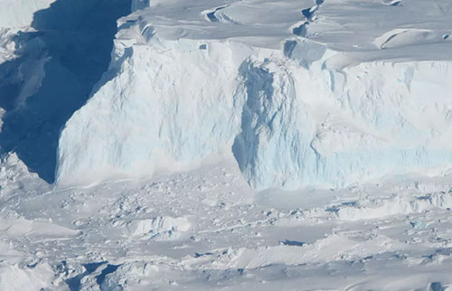 南极洲的“末日冰川”可能会在 3 年内迎来它的厄运