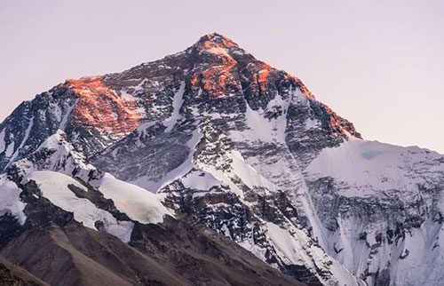 珠穆朗玛峰真的是地球上最高的山吗？
